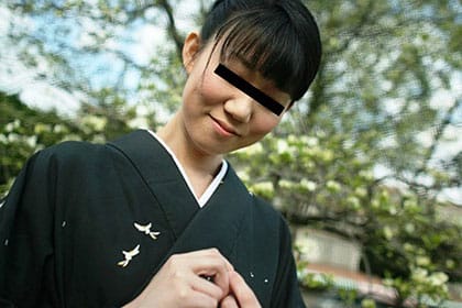 うなじの綺麗な和服美人 山崎ゆりこ