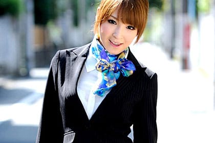 汚されたCA 美しい顔がザーメンまみれに・・ 篠◯麻里子似の清楚なCAがぶっかけ3P 椎名ひかる