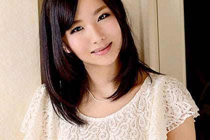 【初裏】石原さ◯み激似！ 黒髪の現役女子大生が無修正デビュー！ 石原あゆむ