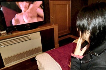 AVモデルに応募してきた経験の浅い女の子 AV観ながら生姦指導 美奈代