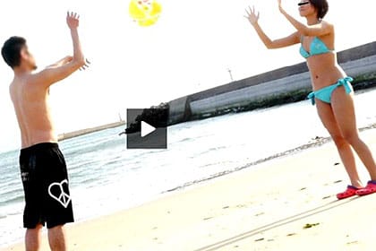 彼氏が忘れ物を取りに行った隙に起こった悲劇！ 楽しい旅行中、男2人に襲われて・・・ 坂井菫