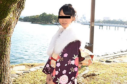 初詣帰りの振り袖姿でエッチなアルバイト 関谷まなみ