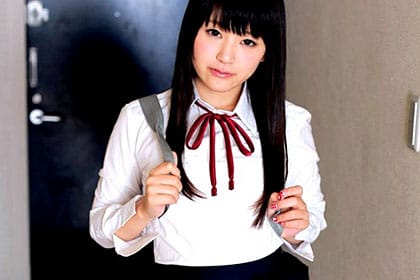 悪徳セールスマンに襲われた無垢な美少女 清楚な下着が汚されて・・・ 木村つな