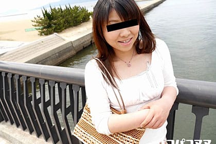 ごっくんする人妻たち46 喉越しは悪いけど・・・もう一杯！ 泉真希