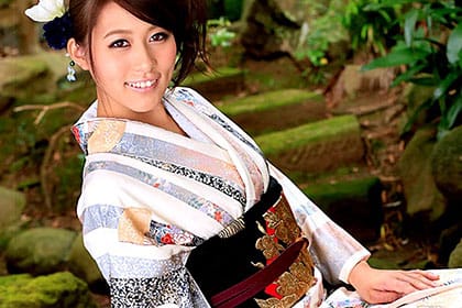 ヤり過ぎパイパン若女将 極限スリルを味わう館内セックス 水野葵