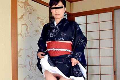 泣きボクロがそそる着物美人妻の背徳痴態 沖田千賀子