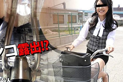 毎日チャリで出社する美人ＯＬ！透明サドルの気持ちよくなるチャリンコに乗ってもらってオマンコ露出！