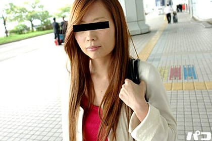 2年ぶりのただいま！脱ぎたくてたまらない美巨乳奥さん