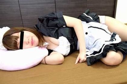 コスプレイベント帰りの泥酔むすめを持ち帰り