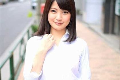 清純な受付嬢は淫らな雌だった！ 水谷あおい