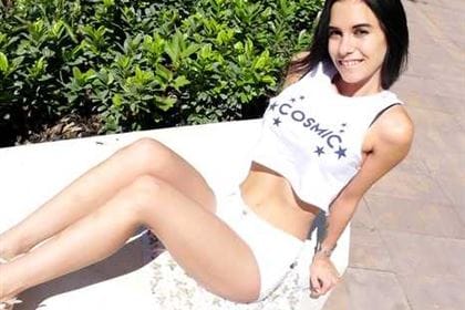 旅行中SNSで知り合ったロリっ娘バックパッカーと・・ ハメ撮り Amateur Hunter Nikki Fox