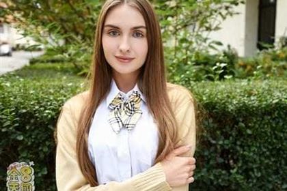 JAPANESE STYLE MASSAGE 18歳清楚な美少女のBODYをタップリ弄ぶ VOL1 Lena Reif