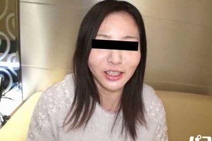 ビラビラがまとわりつく熟女を剃毛