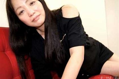 パイパン奥様は肉厚なマンコが丸見え 福辺ちとせ