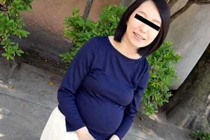 ごっくんする人妻たち104 妊婦は濃厚精子が大好物 上野留莉子