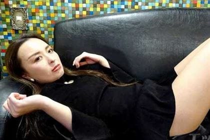 美しい奥様をねっとりと楽しむ 里見みやび(皆川沙希)