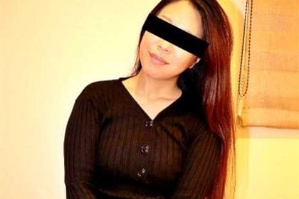 スタイルのよいHな体で無毛奥様 土佐野吏奈