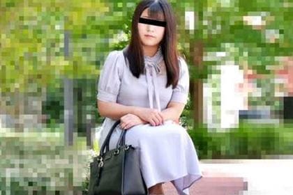 多くのセフレを持つ一見清楚に見えるがドスケベな素人娘を紹介してもらいました 紺野蒼