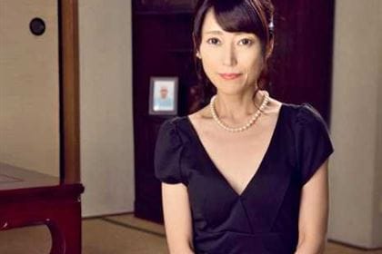 未亡人の肉欲 Vol.4 青木クリス