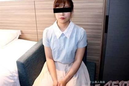 少し生意気そうな今時の女の子 塚本知尋