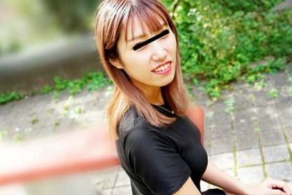 店長にモロバレ！ イヤラシイ音をさせながら遅刻の連絡をするパイパン桃尻娘 佐久間ゆうり