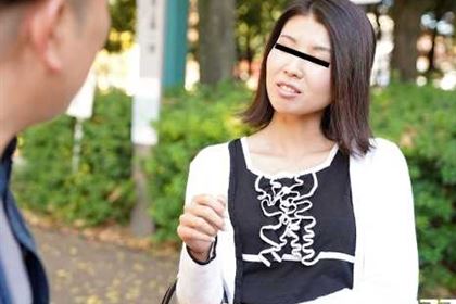 ファッションチェックを口実に素敵な奥様をナンパ！即ハメ！ 横井あい