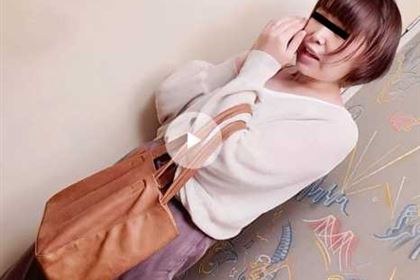 デリヘル呼んだら隣の人妻だったので口止め中出し性交 山田しほ