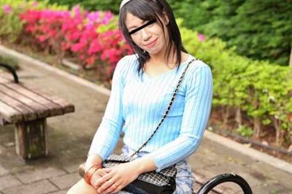 奥さん、今はいてる下着を買い取らせて下さい！ 感度抜群デカクリまんこを包み込んだパンティー 佐久間由美