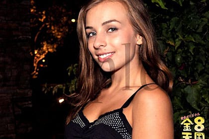 まだ幼さが残るその笑顔に隠れた成熟した体・・ロリソフィアちゃんの性欲 WET ART第4弾！ / ソフィア