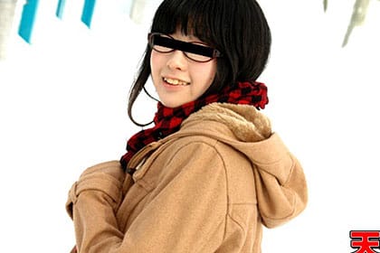 制服時代 シャイで真面目なメガネ女子校生 世良つかさ