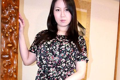 和室で絡み合うむっちり色白ボディ 橘恵美