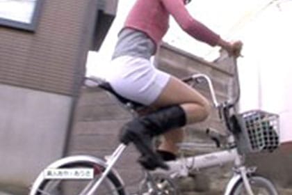 素人あや・ありさ 【ノーパンサイクリングで街中大疾走】
