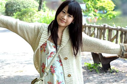 未発達なボディ！ロリロリパイパン娘に巨大生男根がずっぷり刺さる！ 小嶋優香